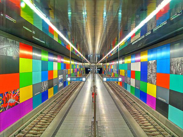 美しい地下鉄駅：U-bahn駅（ドイツ-ミュンヘン）