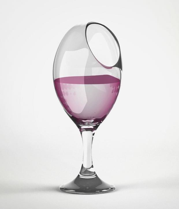 不便なデザイン：淵が斬新過ぎる、し尿ビンにそっくりなワイングラス